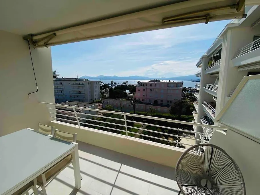 Amazing Sea View, Parking, Easy Beach Access Cannes Apartment