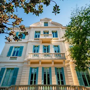 Banana's Camp Cannes